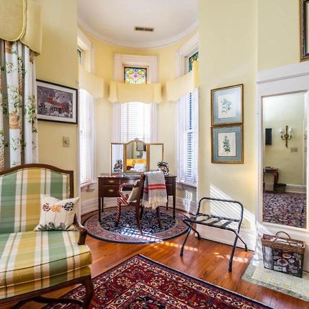Burke Mansion Bed & Breakfast Macon Exterior photo